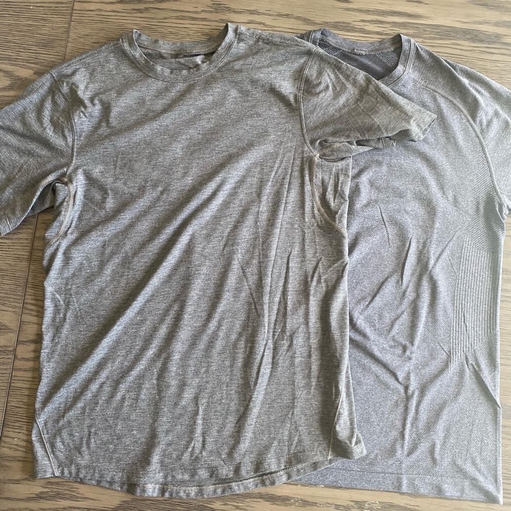 Two Lululemon Mens metal vent tech short sleeve shirts size medium